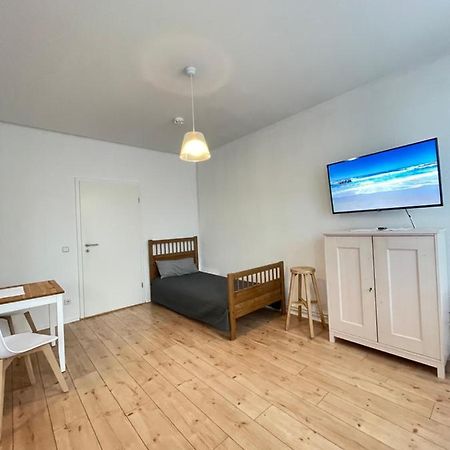 Ferienwohnung Im Stadtzentrum Von Bernau - Schoene Ferienwohnung Mit 1 1/2 Zimmern, Bad, Spuelmaschine, Waschmaschine, Komplette Kueche, Wlan 柏林附近贝尔瑙 外观 照片